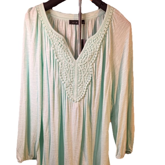 Apt. 9 Tops - Apt. 9 Light Mint Green Tunic Top with Crochet Trim V-Neck - XL